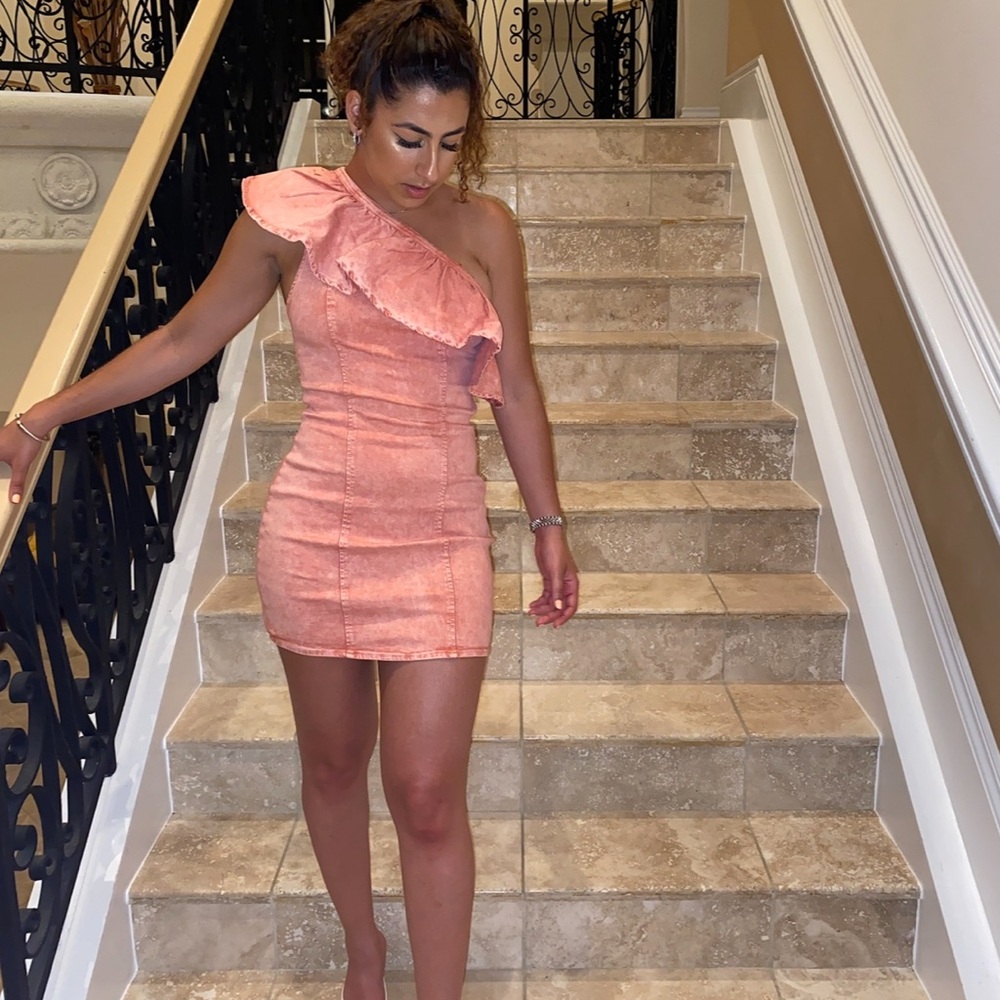 Elegant One-Shoulder Pink Denim Dress